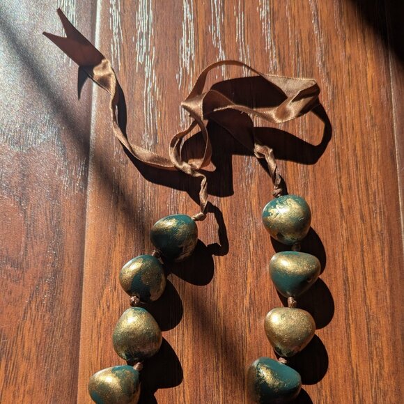 Statement wooden bead necklace - Picture 2 of 2